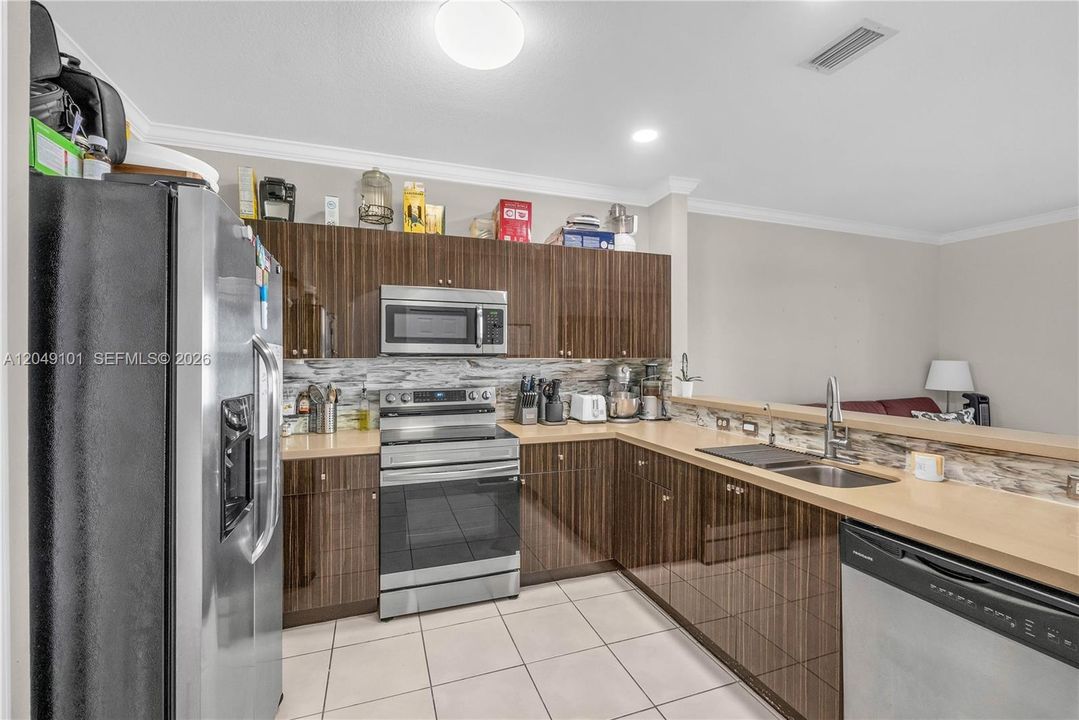 For Rent: $2,999 (3 beds, 2 baths, 1450 Square Feet)