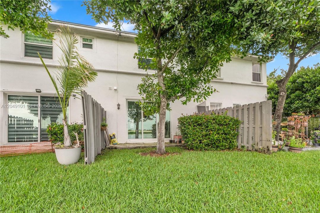 For Rent: $2,999 (3 beds, 2 baths, 1450 Square Feet)