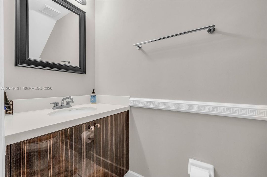 For Rent: $2,999 (3 beds, 2 baths, 1450 Square Feet)