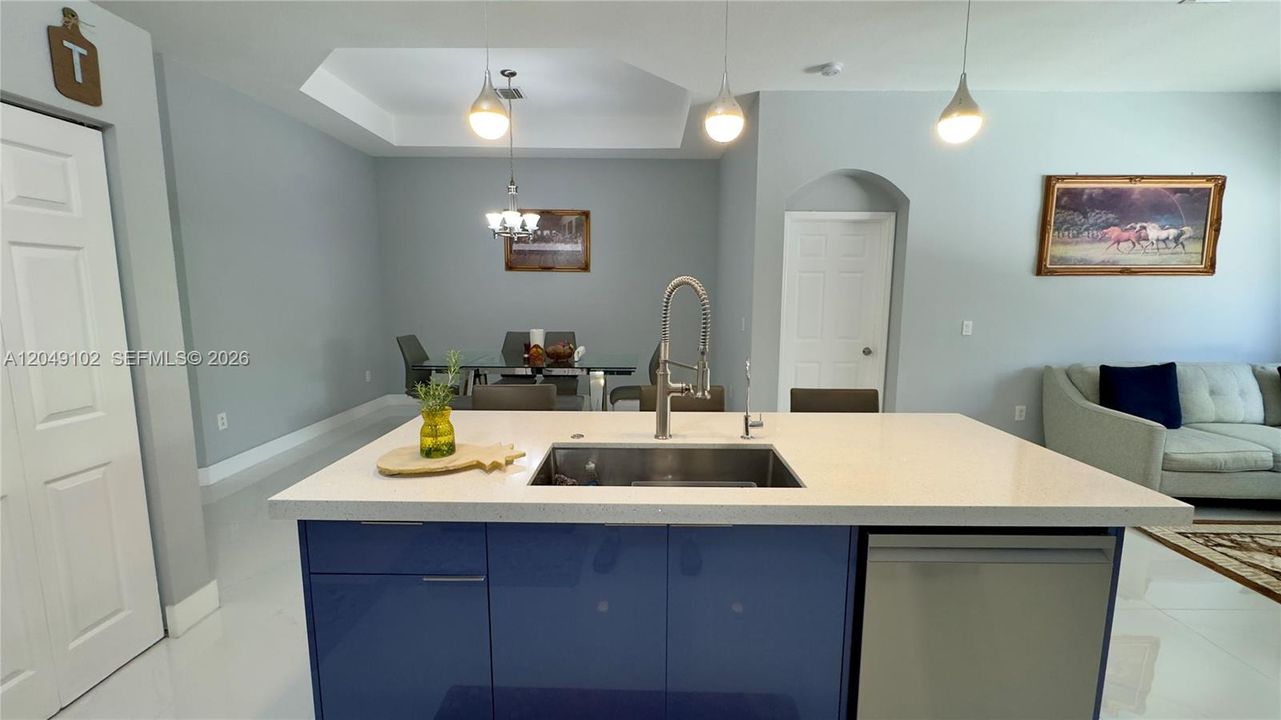 For Sale: $599,000 (4 beds, 3 baths, 1921 Square Feet)