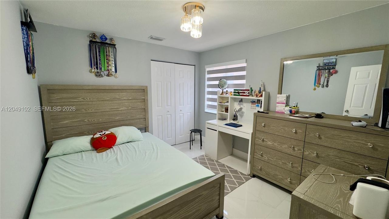 For Sale: $599,000 (4 beds, 3 baths, 1921 Square Feet)