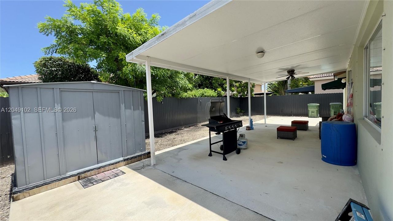 For Sale: $599,000 (4 beds, 3 baths, 1921 Square Feet)