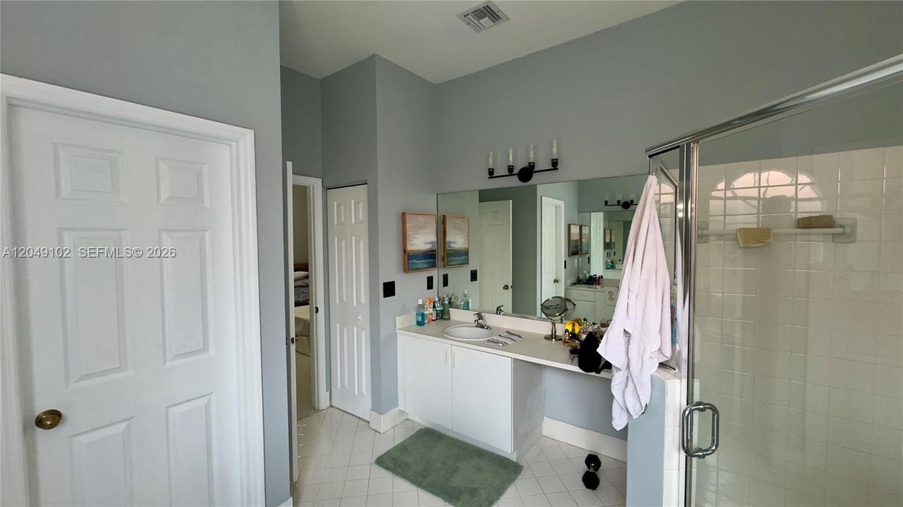 For Sale: $599,000 (4 beds, 3 baths, 1921 Square Feet)