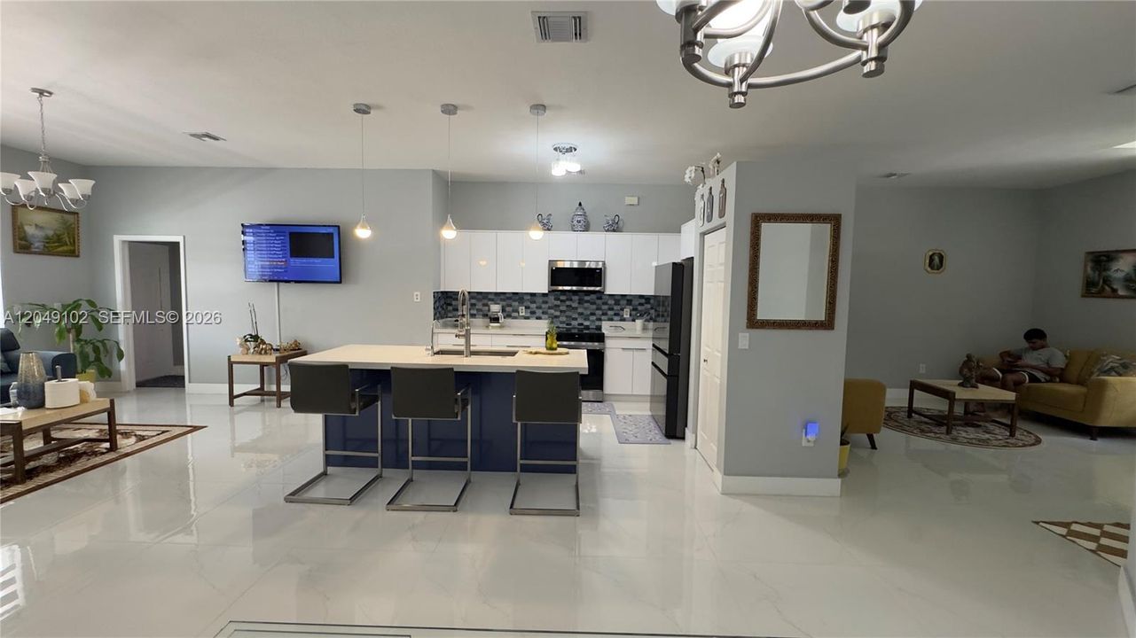 For Sale: $599,000 (4 beds, 3 baths, 1921 Square Feet)