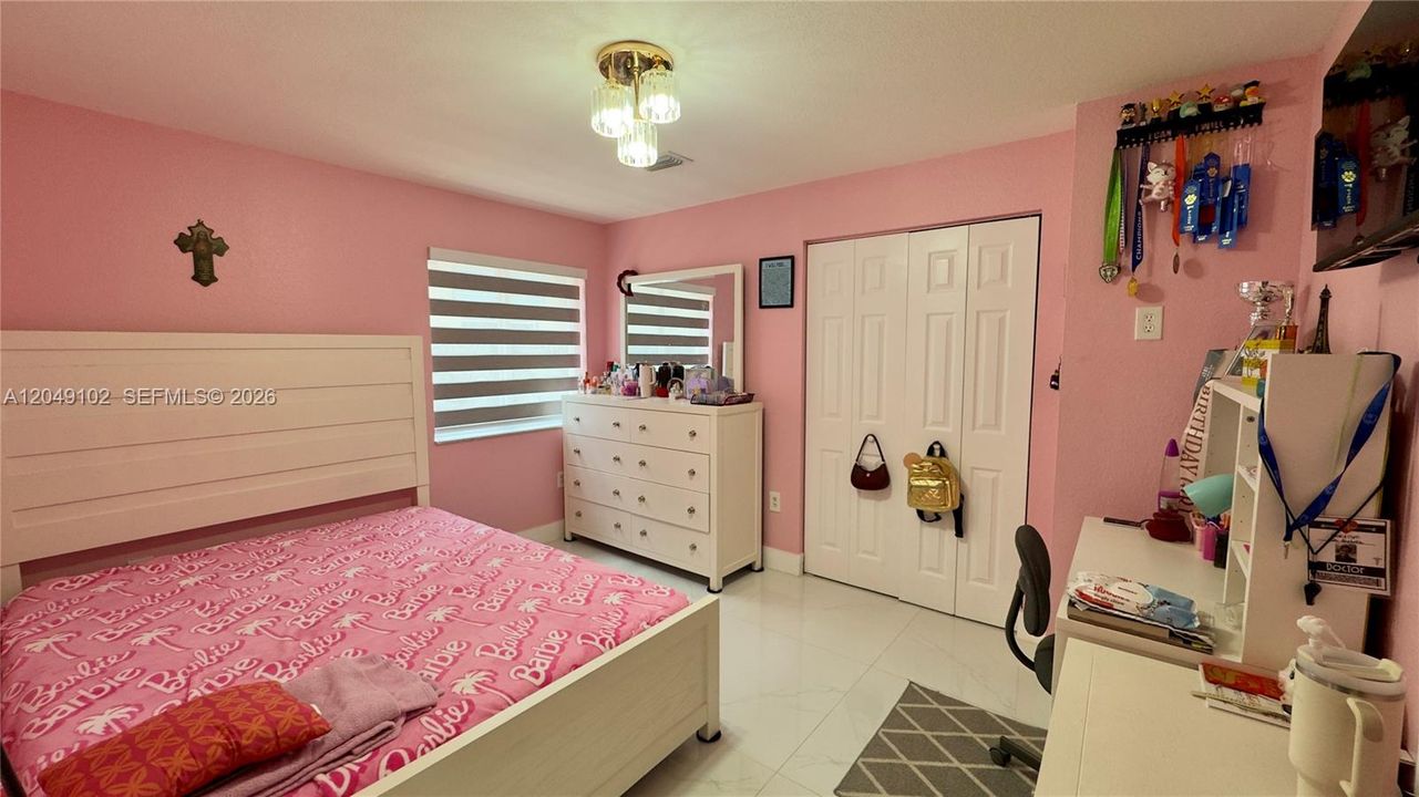 For Sale: $599,000 (4 beds, 3 baths, 1921 Square Feet)