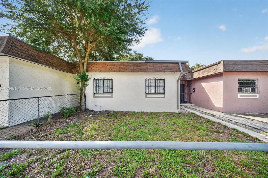 For Rent: $2,500 (3 beds, 1 baths, 1192 Square Feet)