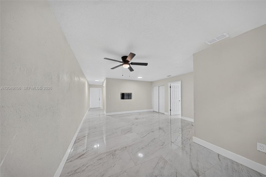 For Rent: $2,500 (3 beds, 1 baths, 1192 Square Feet)