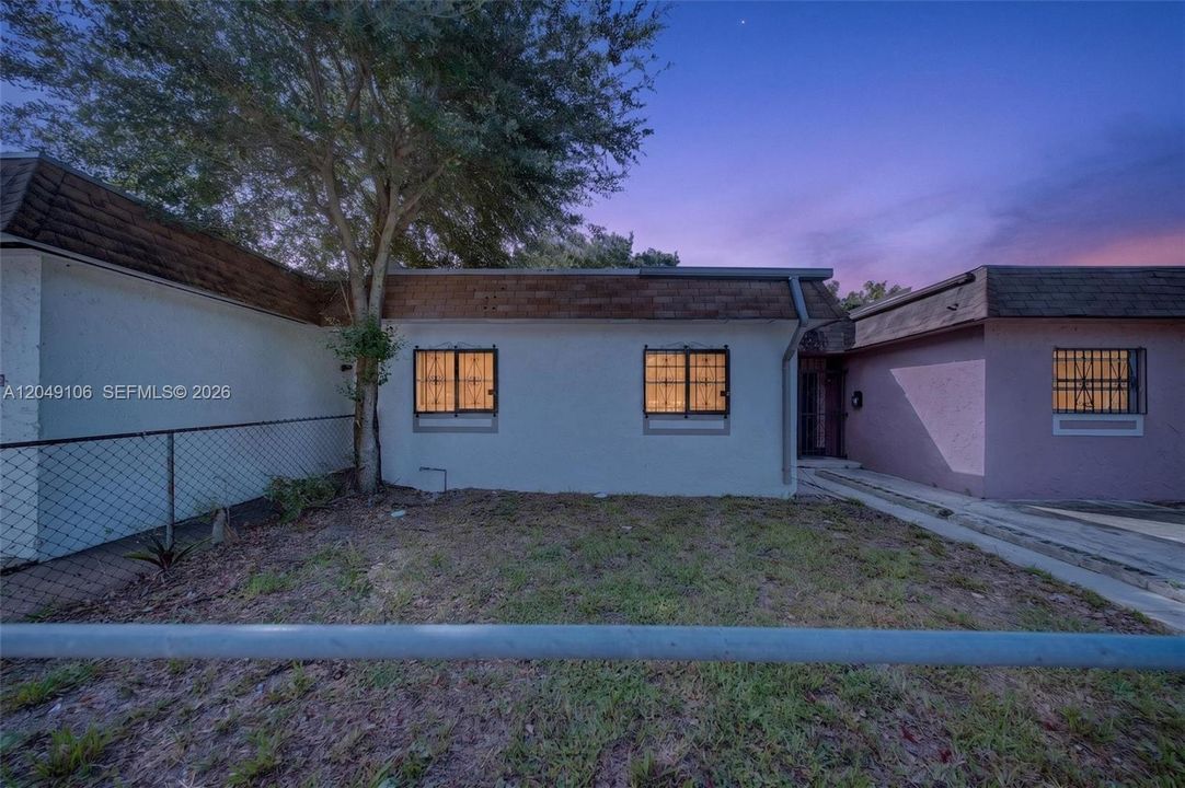 For Rent: $2,500 (3 beds, 1 baths, 1192 Square Feet)