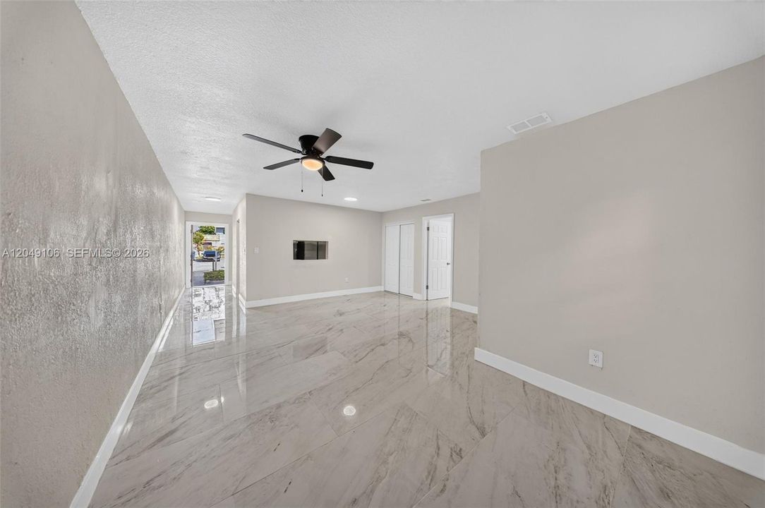 For Rent: $2,500 (3 beds, 1 baths, 1192 Square Feet)