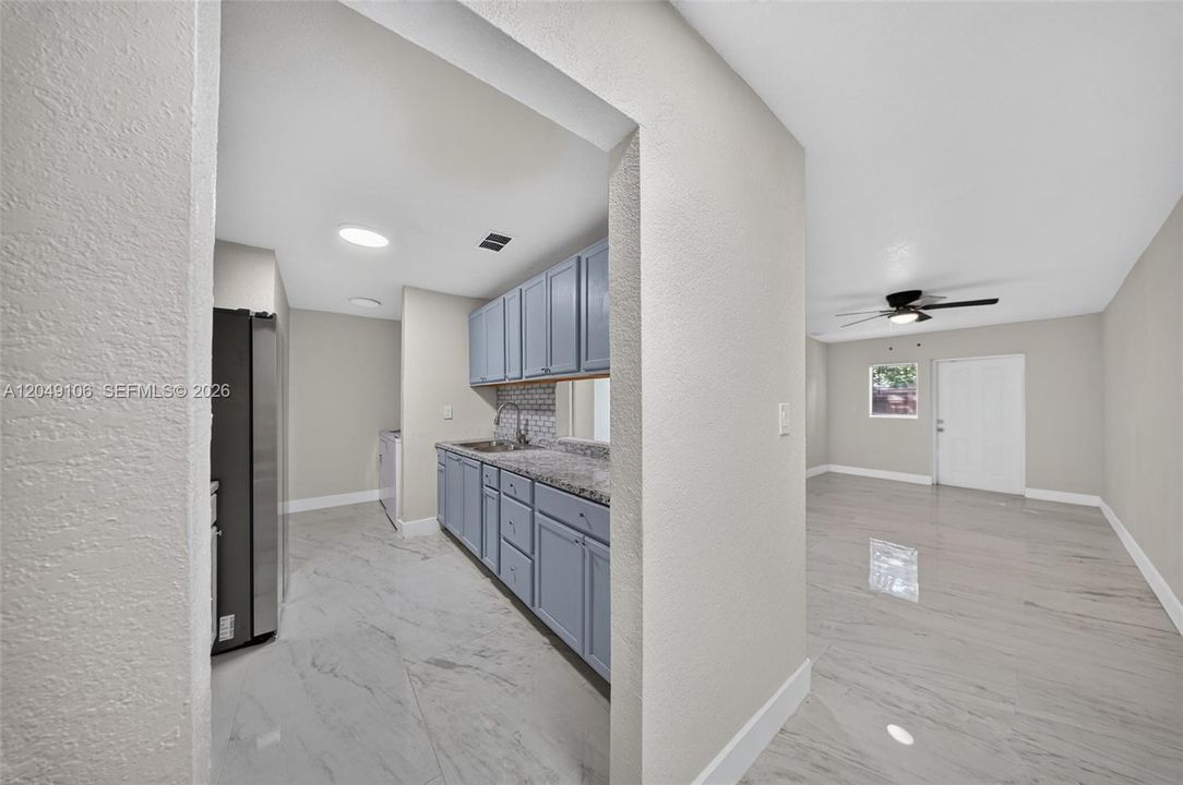 For Rent: $2,500 (3 beds, 1 baths, 1192 Square Feet)