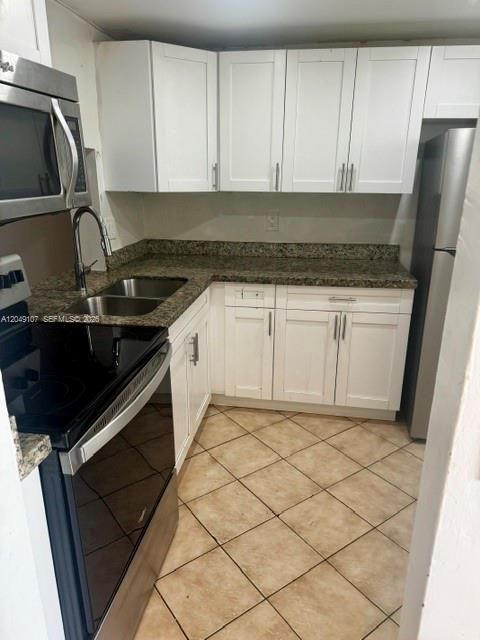 В аренду: $1,700 (2 спален, 1 ванн, 878 Квадратных фут)
