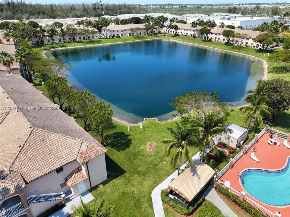 For Rent: $1,900 (2 beds, 2 baths, 822 Square Feet)