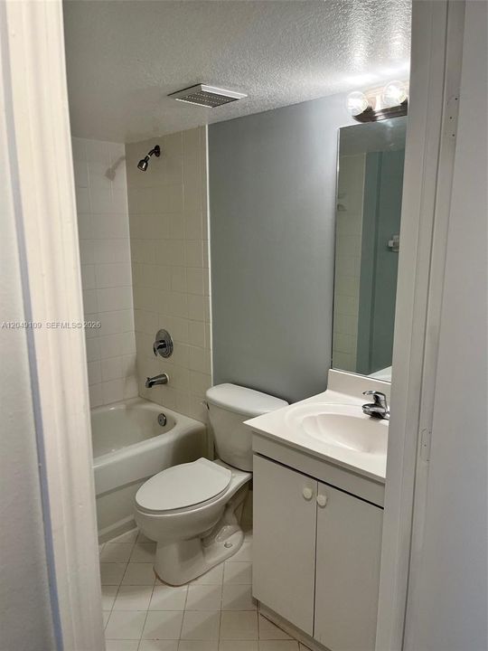 For Rent: $1,900 (2 beds, 2 baths, 822 Square Feet)