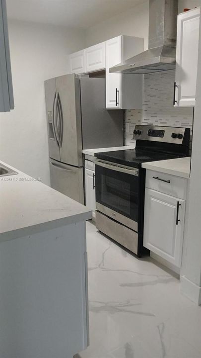 На продажу: $489,000 (4 спален, 2 ванн, 1194 Квадратных фут)