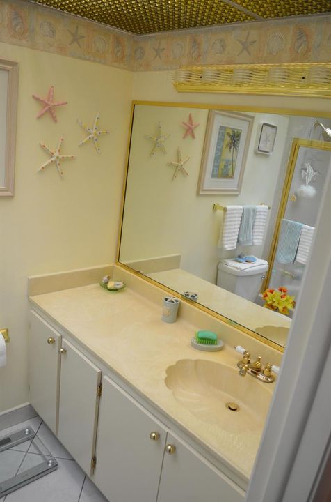 Guest Bath in Front Hall