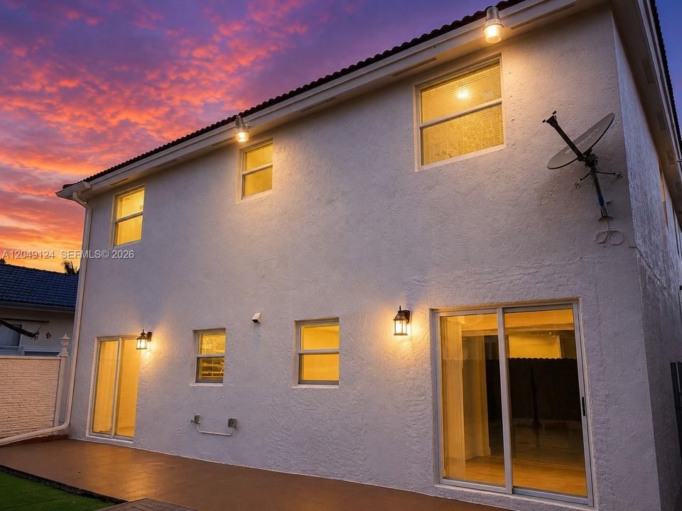 For Sale: $829,000 (3 beds, 2 baths, 2314 Square Feet)