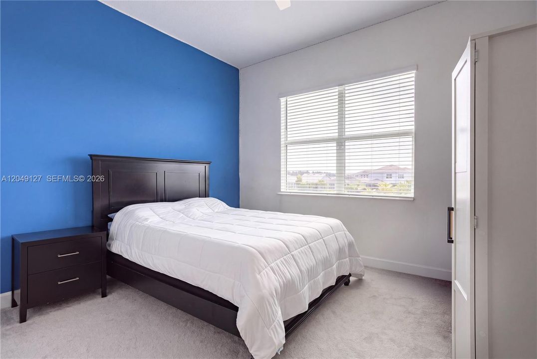 For Rent: $5,000 (7 beds, 4 baths, 4034 Square Feet)
