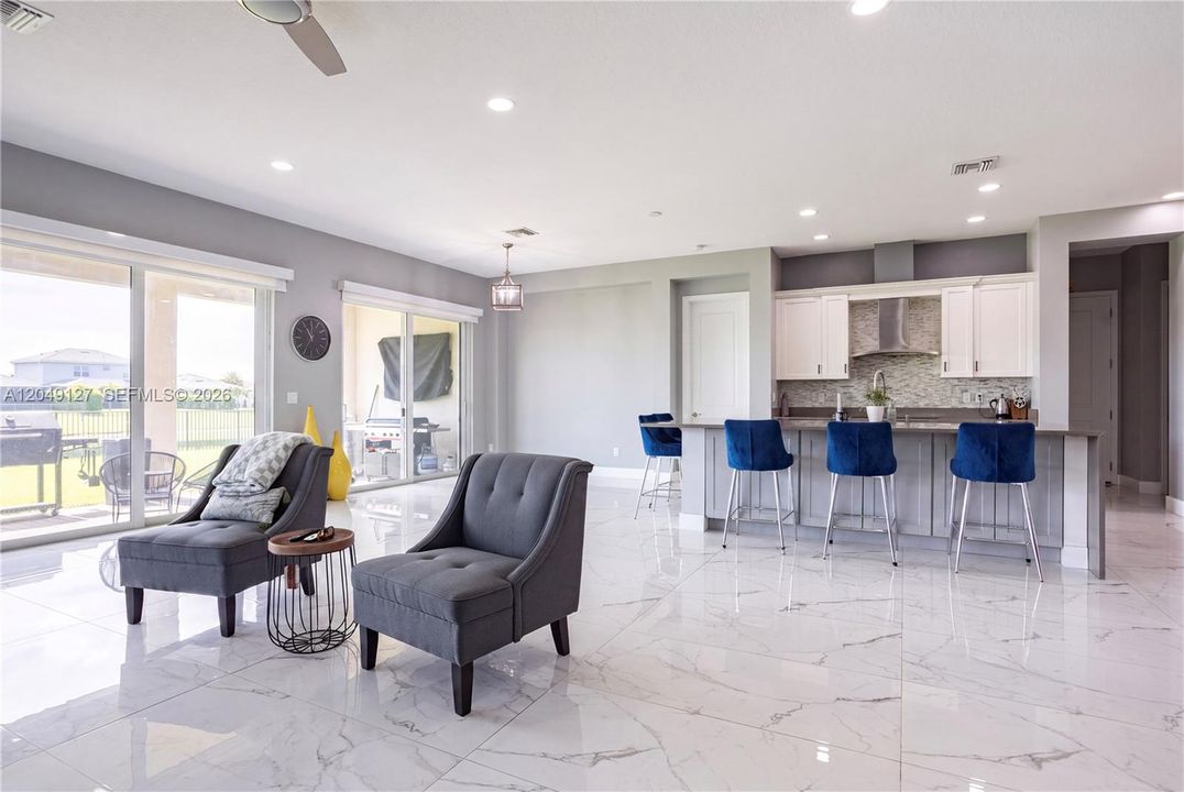 For Rent: $5,000 (7 beds, 4 baths, 4034 Square Feet)