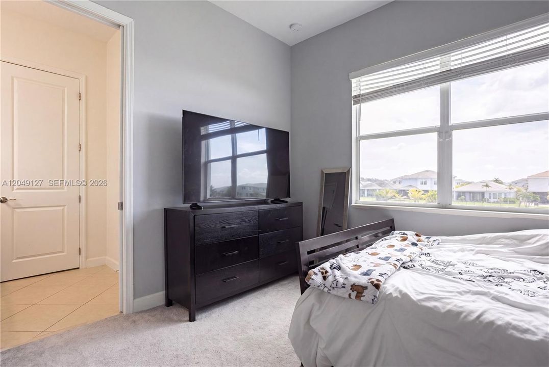 For Rent: $5,000 (7 beds, 4 baths, 4034 Square Feet)