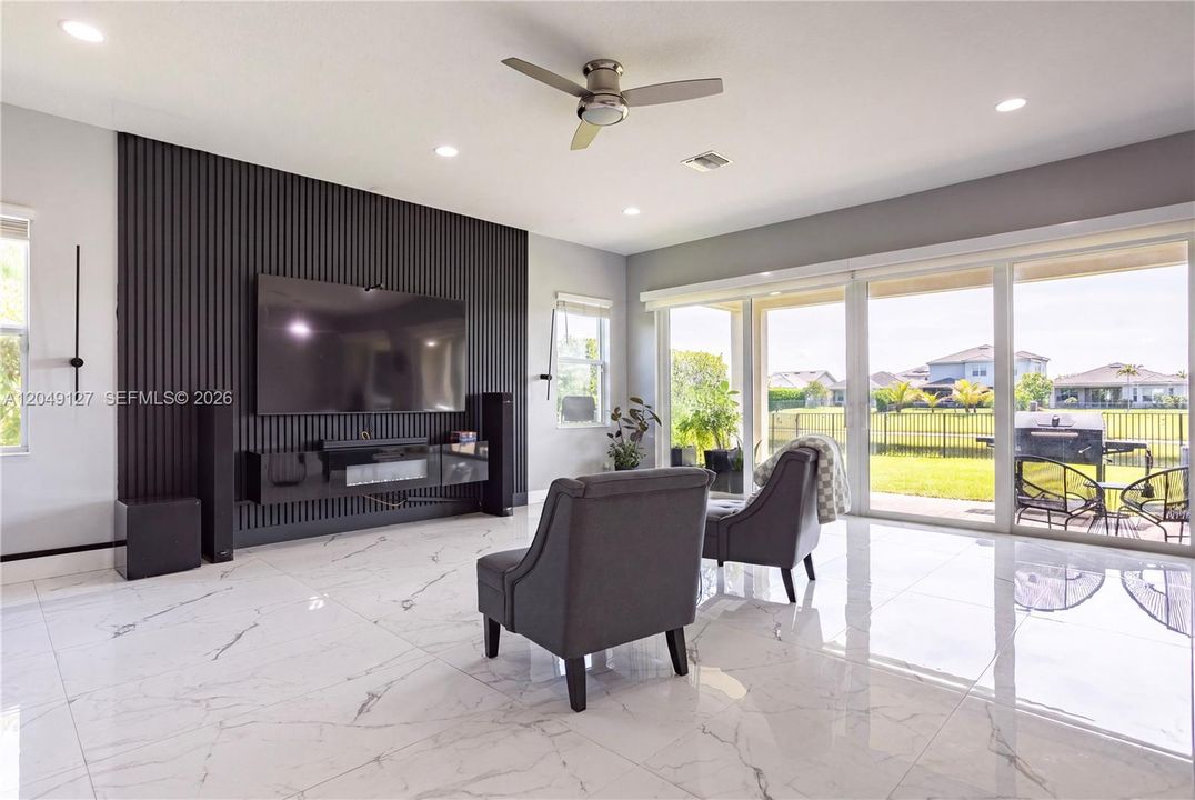 For Rent: $5,000 (7 beds, 4 baths, 4034 Square Feet)