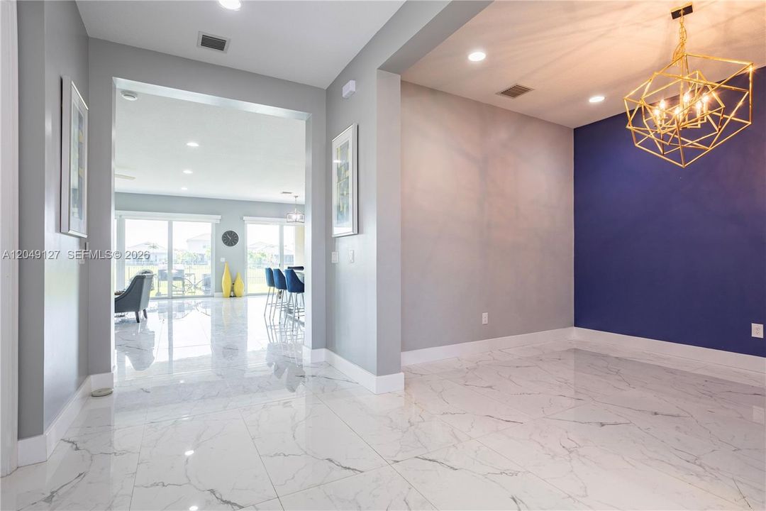 For Rent: $5,000 (7 beds, 4 baths, 4034 Square Feet)