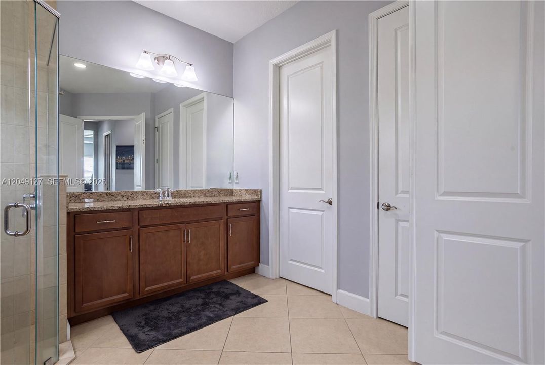 For Rent: $5,000 (7 beds, 4 baths, 4034 Square Feet)