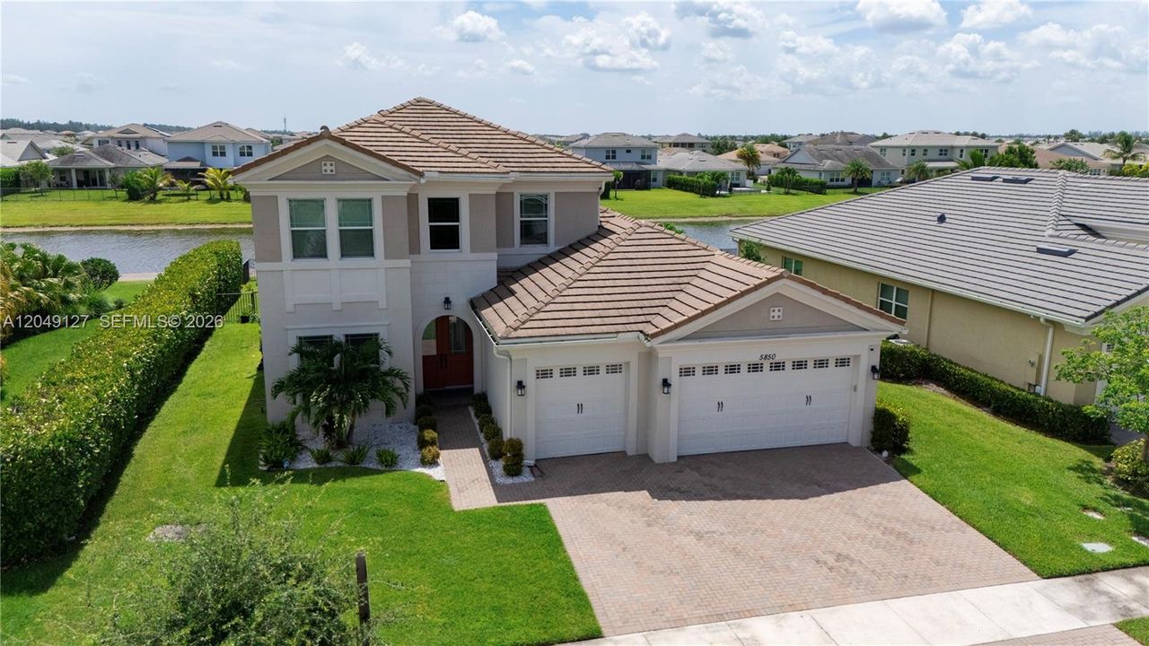 For Rent: $5,000 (7 beds, 4 baths, 4034 Square Feet)