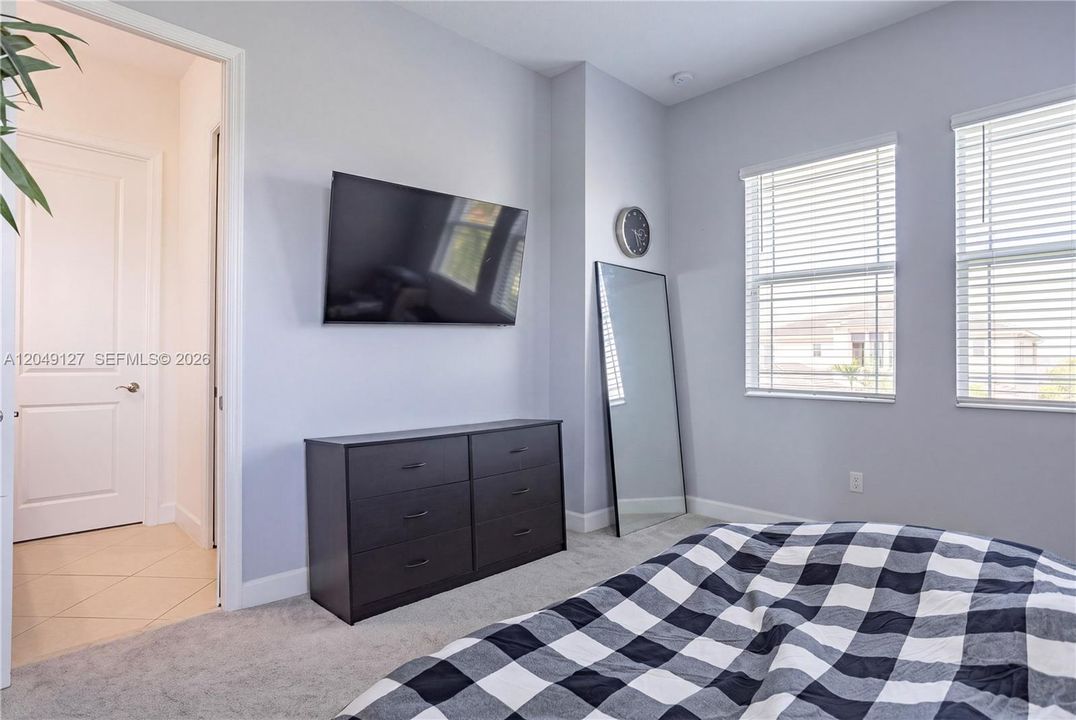 For Rent: $5,000 (7 beds, 4 baths, 4034 Square Feet)