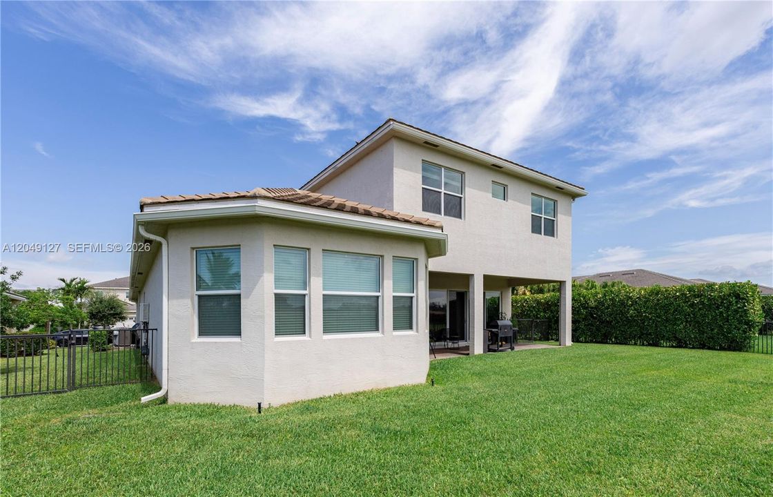 For Rent: $5,000 (7 beds, 4 baths, 4034 Square Feet)
