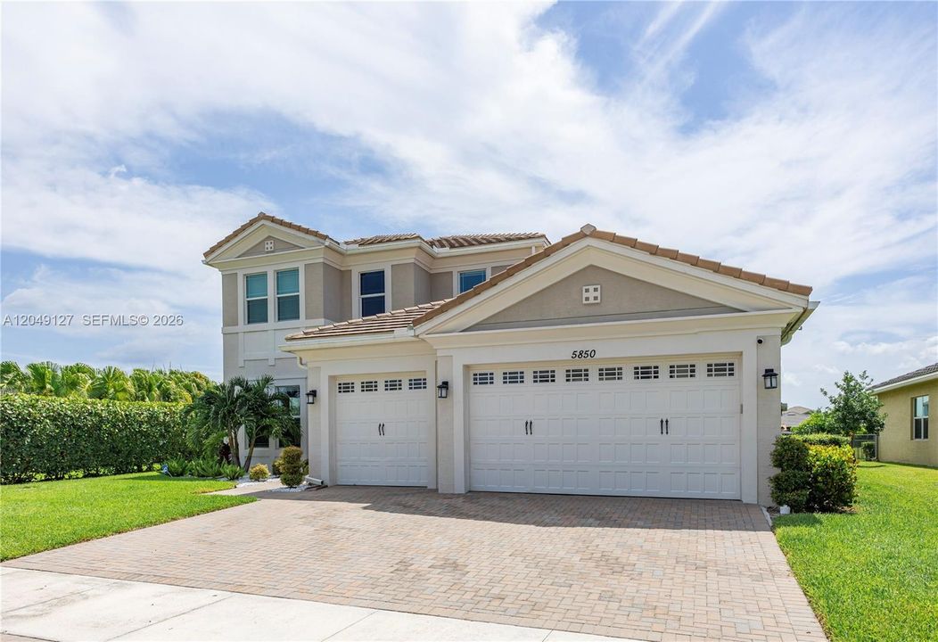 For Rent: $5,000 (7 beds, 4 baths, 4034 Square Feet)