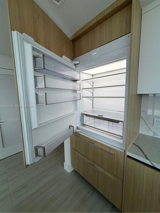 For Rent: $9,000 (2 beds, 3 baths, 1571 Square Feet)