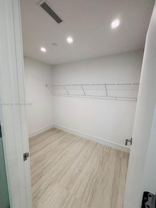 For Rent: $9,000 (2 beds, 3 baths, 1571 Square Feet)