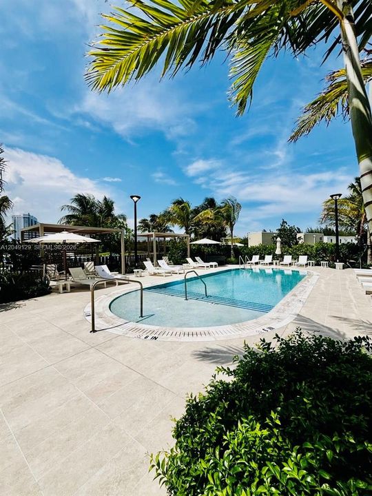 For Rent: $9,000 (2 beds, 3 baths, 1571 Square Feet)