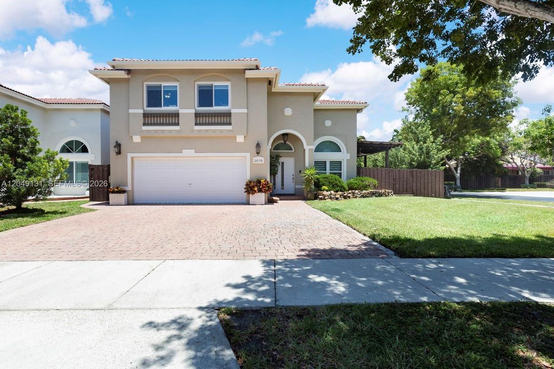 For Sale: $1,000,000 (4 beds, 3 baths, 2325 Square Feet)
