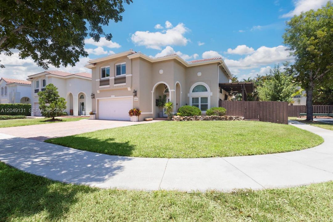 For Sale: $1,000,000 (4 beds, 3 baths, 2325 Square Feet)