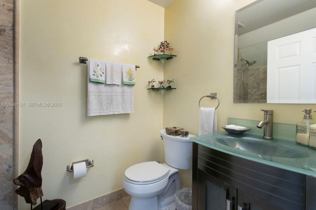 For Sale: $1,000,000 (4 beds, 3 baths, 2325 Square Feet)