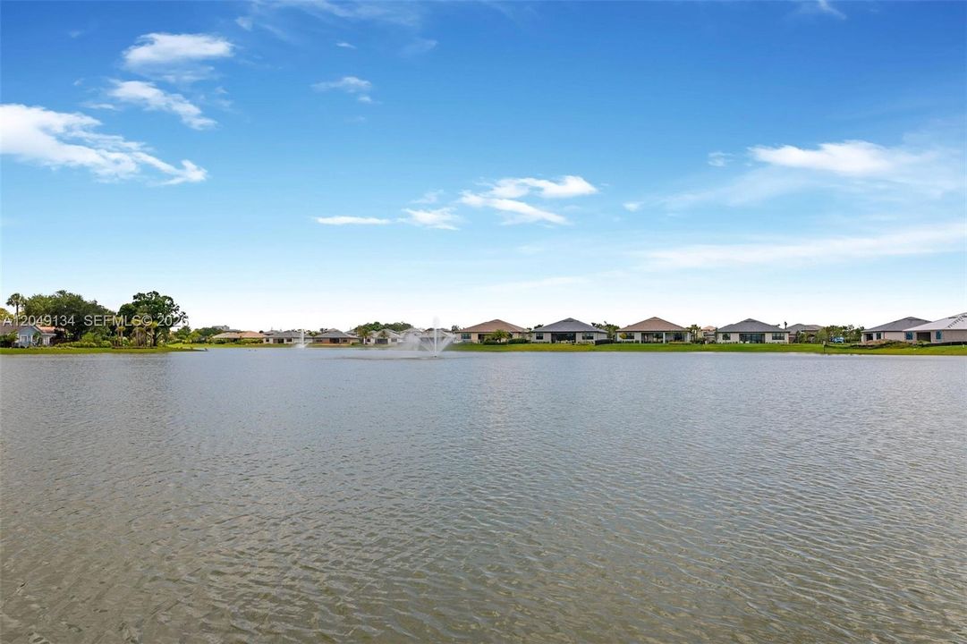 For Rent: $4,700 (3 beds, 2 baths, 1941 Square Feet)
