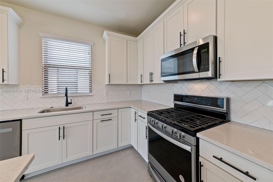 For Rent: $4,700 (3 beds, 2 baths, 1941 Square Feet)