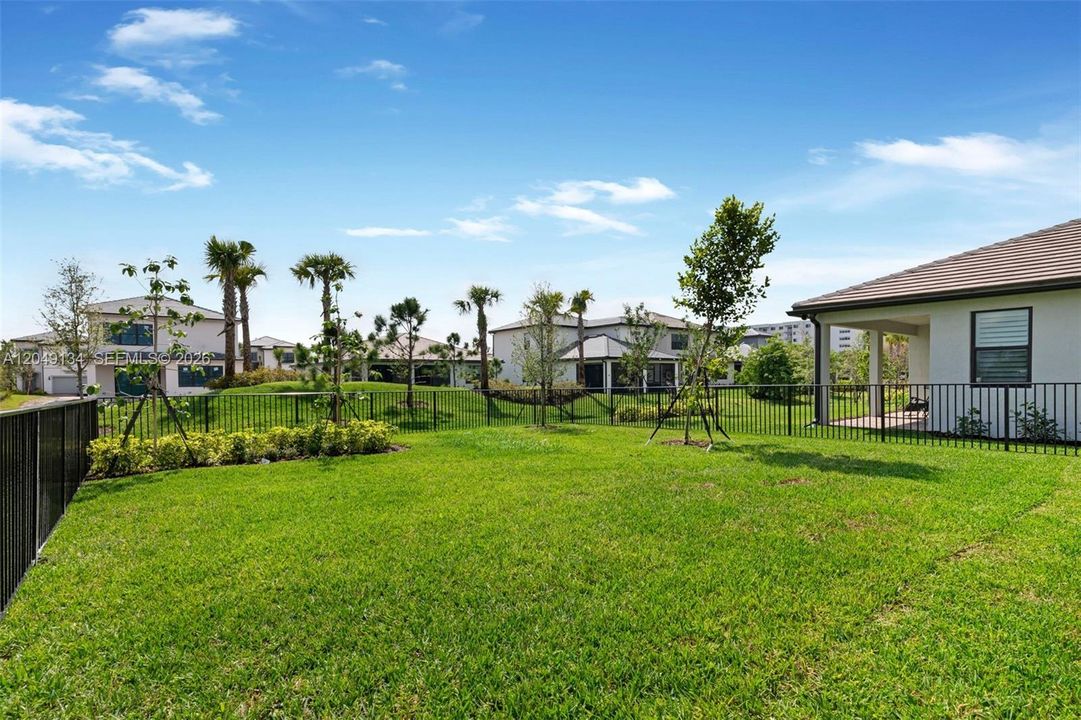For Rent: $4,700 (3 beds, 2 baths, 1941 Square Feet)