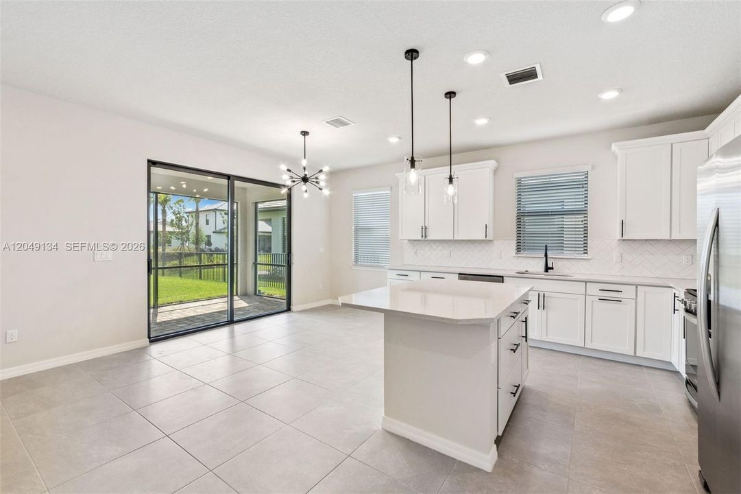 For Rent: $4,700 (3 beds, 2 baths, 1941 Square Feet)