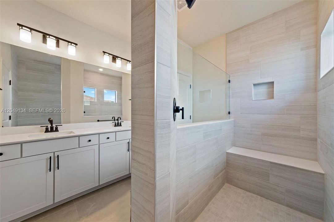 For Rent: $4,700 (3 beds, 2 baths, 1941 Square Feet)