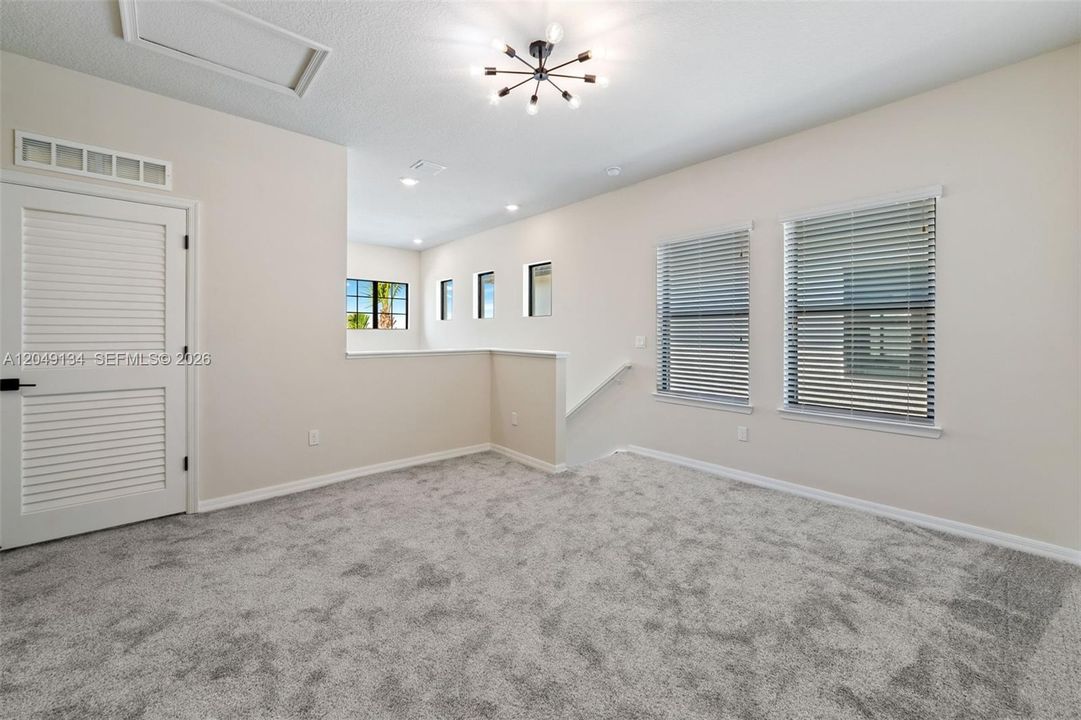 For Rent: $4,700 (3 beds, 2 baths, 1941 Square Feet)