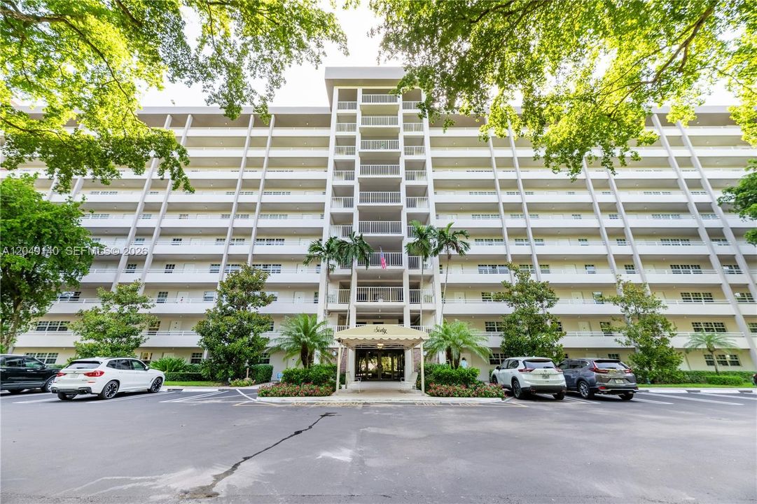 For Sale: $209,900 (2 beds, 2 baths, 1064 Square Feet)