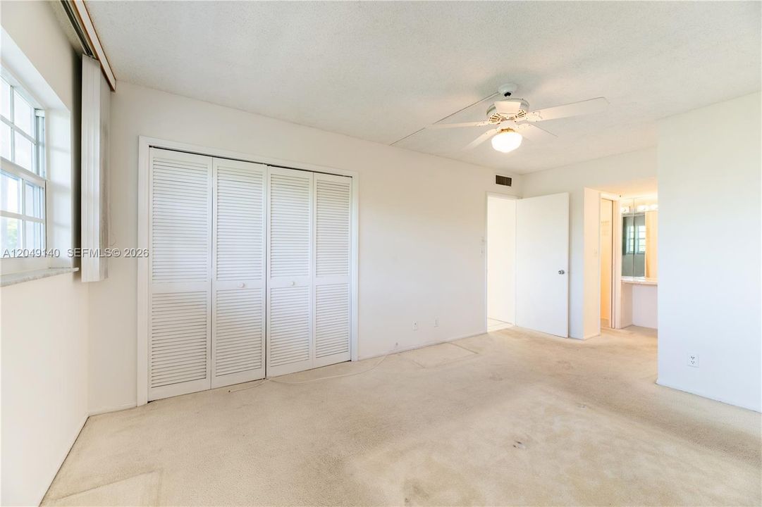 For Sale: $209,900 (2 beds, 2 baths, 1064 Square Feet)
