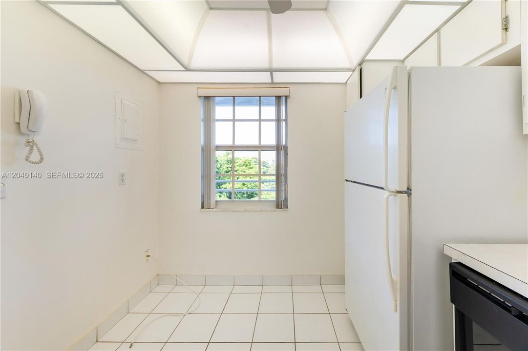For Sale: $209,900 (2 beds, 2 baths, 1064 Square Feet)