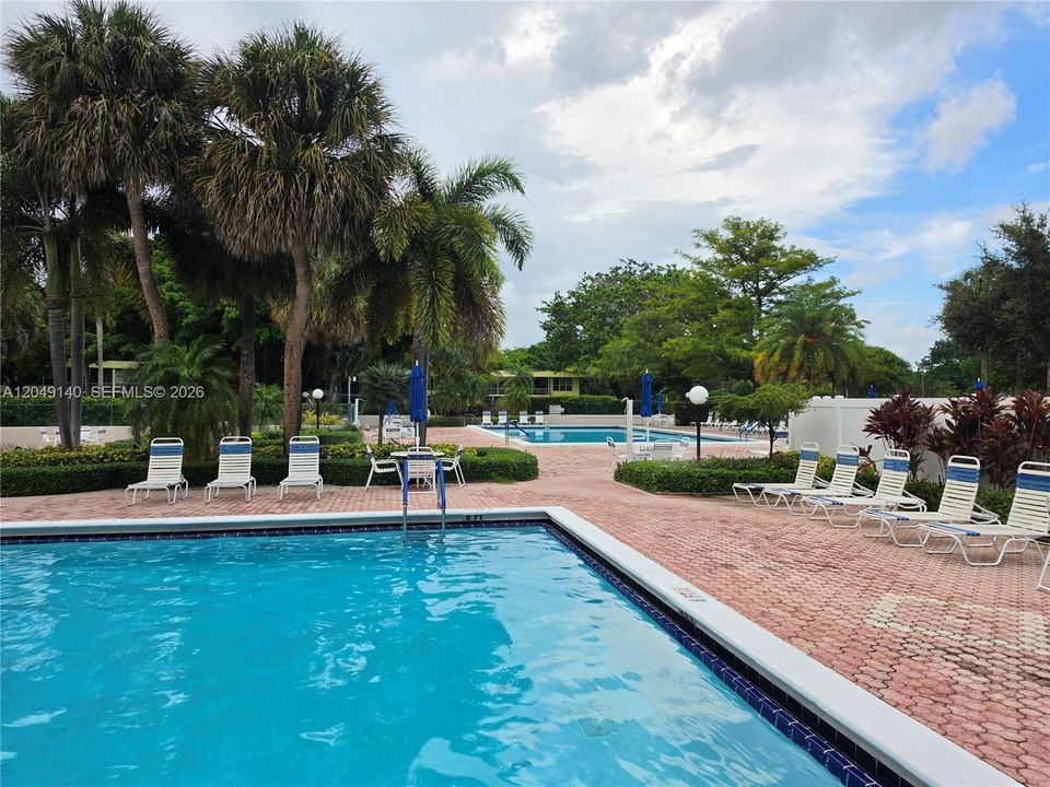 For Sale: $209,900 (2 beds, 2 baths, 1064 Square Feet)