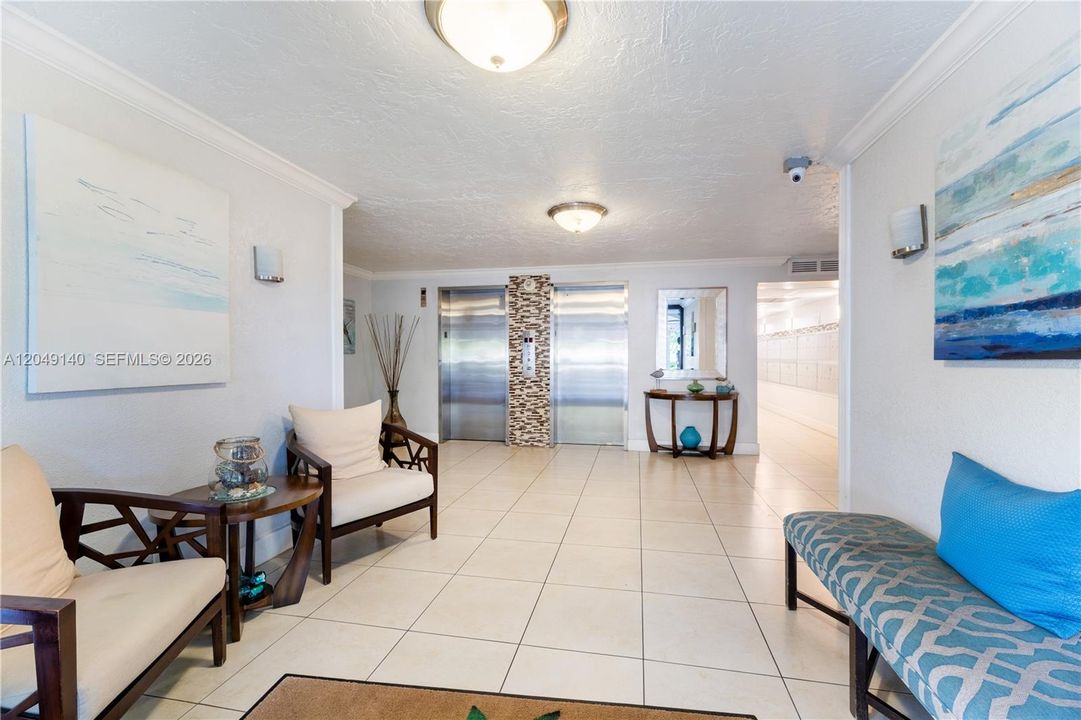 For Sale: $209,900 (2 beds, 2 baths, 1064 Square Feet)