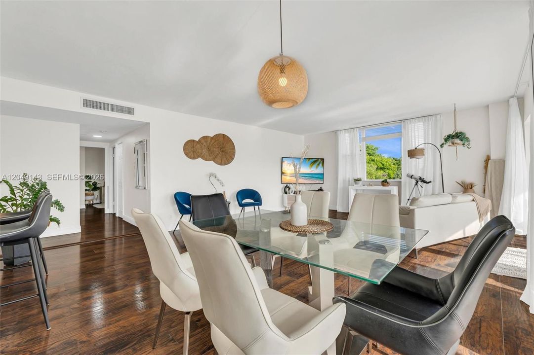For Sale: $275,000 (2 beds, 2 baths, 1344 Square Feet)