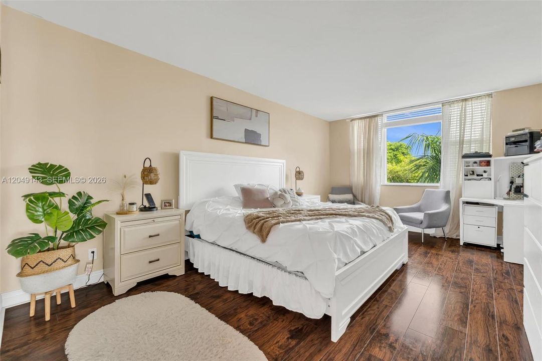 For Sale: $275,000 (2 beds, 2 baths, 1344 Square Feet)