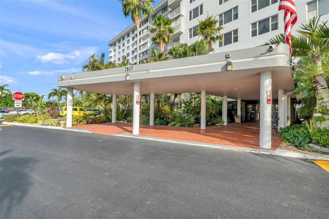 For Sale: $275,000 (2 beds, 2 baths, 1344 Square Feet)